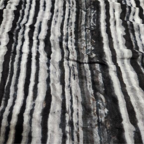 NWT Calvin Klein infinity loop scarf, 100% rayon, gray, black, white - Picture 6 of 6